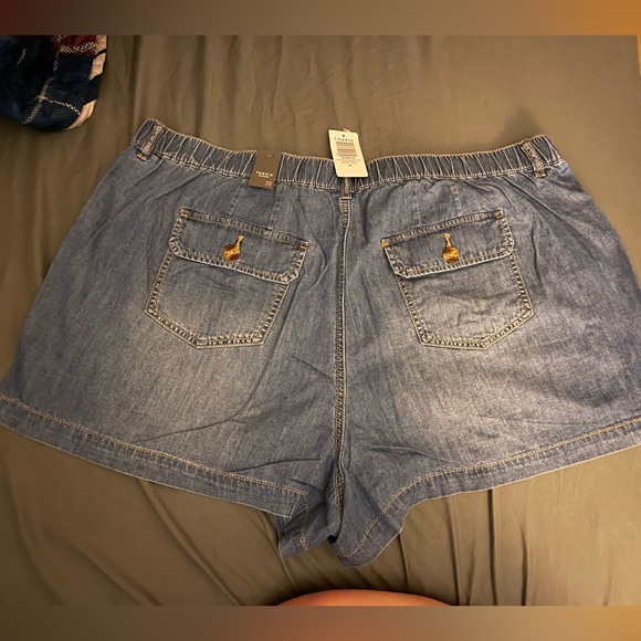 NWT torrid size 20 3.5 Inch Relaxed Utility Lightweight Mid Rise denim Shorts - Picture 5 of 6